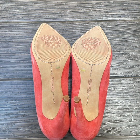 Vince Camino Kain Suede Pumps - Picture 6 of 7